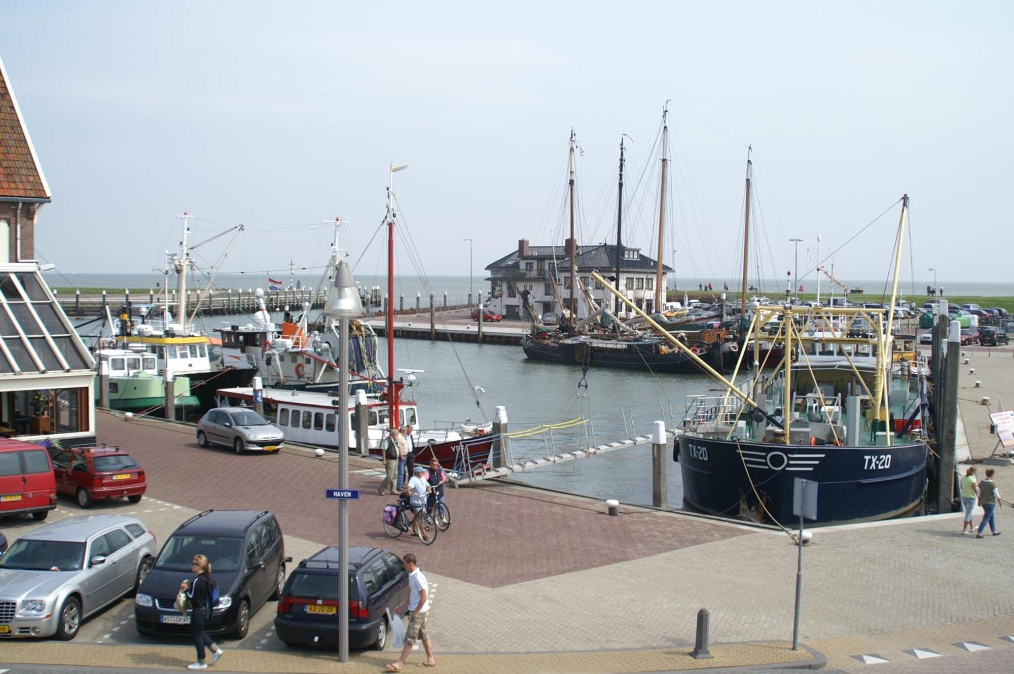 Havenhotel At Sea Texel Oudeschild Exterior photo